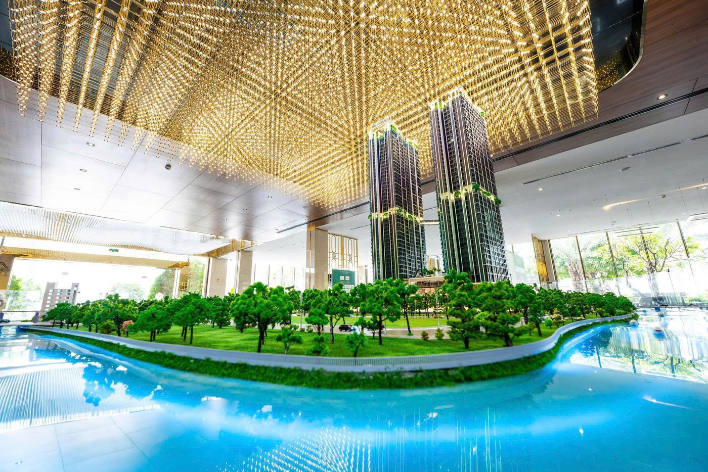 Sa bàn The Emerald Boulevard nổi bật với hệ ánh sáng Tâm Ngọc